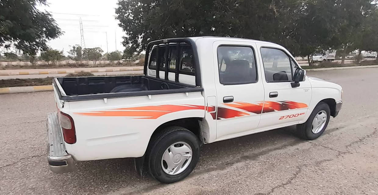 سلام عليكم للبيع تيوتا ٢٠٠٤ سياره جديد مابي مصرف رقم سليمانيه جديد ٣٠ بسمي شرط تحويل كير محرك اكسل شرط فحص سياره جديد
 بيها صبغ يم قبق بانزين
مكان سليماني كلار 
***********
