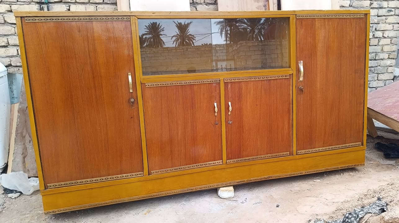 بوفيه مترين ونص تسكام للبيع السعر ب 150 المكان الشاميه وهذا رقمي ***********
