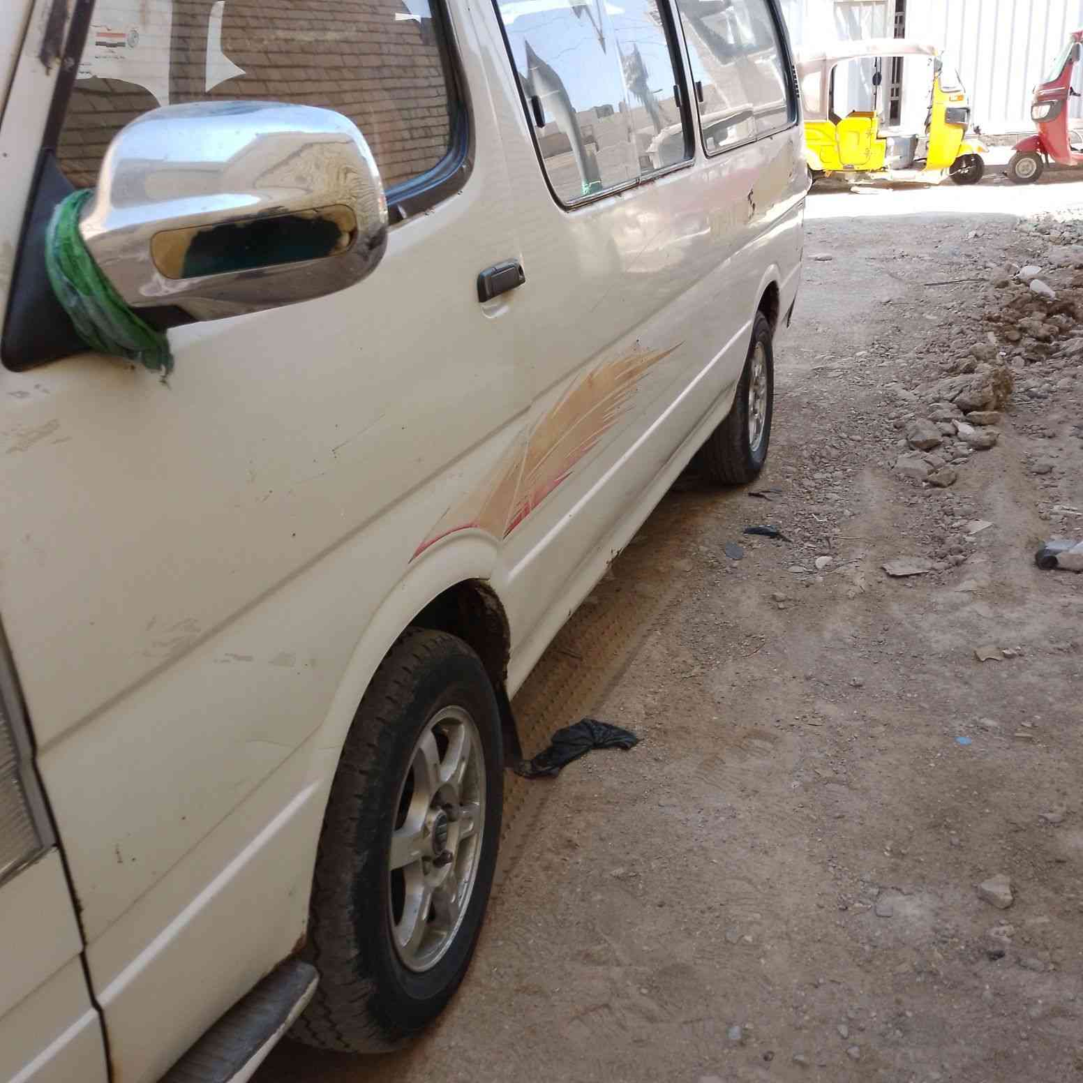 سلام عليكم سيارة فتون مديل 2010فراشة رقم دولي انكليزي شعار باتكمة سنوية جديدة مصفرة دوشمة وكاعية جديدة محرك بلادي كير اكسن صدر خلفي امامي خير من اللة سيارة بيهة خياس هلال واحد جهة العبري صدر وطخة باب السلايت مصحة على بارد بدون صبغ ييارة رقم بابل سنوية باسمي سعر قفل 60 هذارقمي ***********
