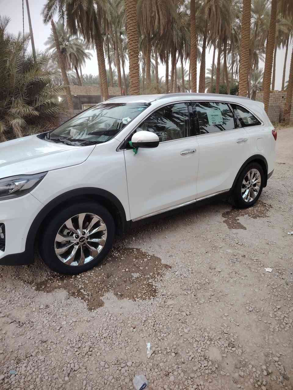 السلام عليكم سورنتو 2020للبيع السياره كفاله عامه ماعدا بيه سحب كارت بالباب الخلفي تقريباً 4 اصابع الباقي كفاله عامه مكينه كير حداديه تبريد السياره جاهزه من كلشي 
السعر 260 بيها مجال قليل العنوان الديوانيه للأستفسار الأتصال ع الرقم ***********
