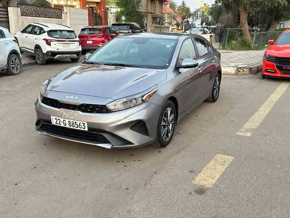 السلام عليكم
كيا فورتي موديل ٢٠٢٣ 
نص مواصفات 
رادارات 
اشاير بالمري 
تحديد مسار 
اوتو ستوب 
ويل كب بلادي 
باق المواصفات المعروفه
ماشيه ٣٩ الف ميل
تحويل او وكاله مضمون 
مكان السياره بغداد 
السعر ١٦٠ وبيها مجال قليل
***********
