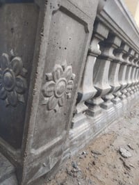 يوجد قالب سياج حدائق وبلكونات وستاير و داير حسب الطلب سعر المتر 8 والد...