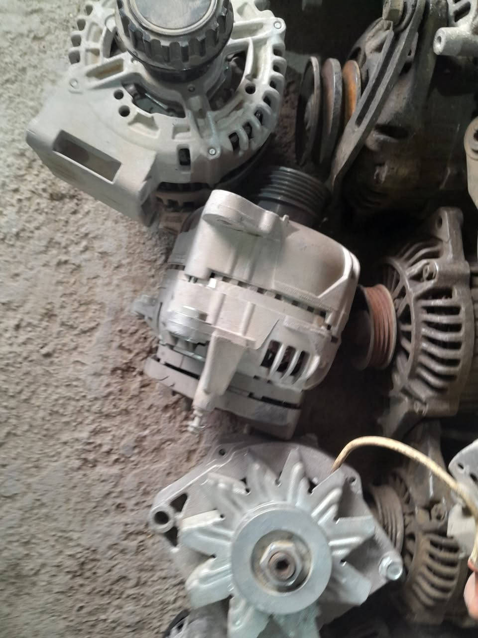 السلام عليكم عندي بلكات أمريكي اصلي و سلف و دينمو انواع السيارات أمريكي كوري ياباني للبيع جملة فقط ***********
