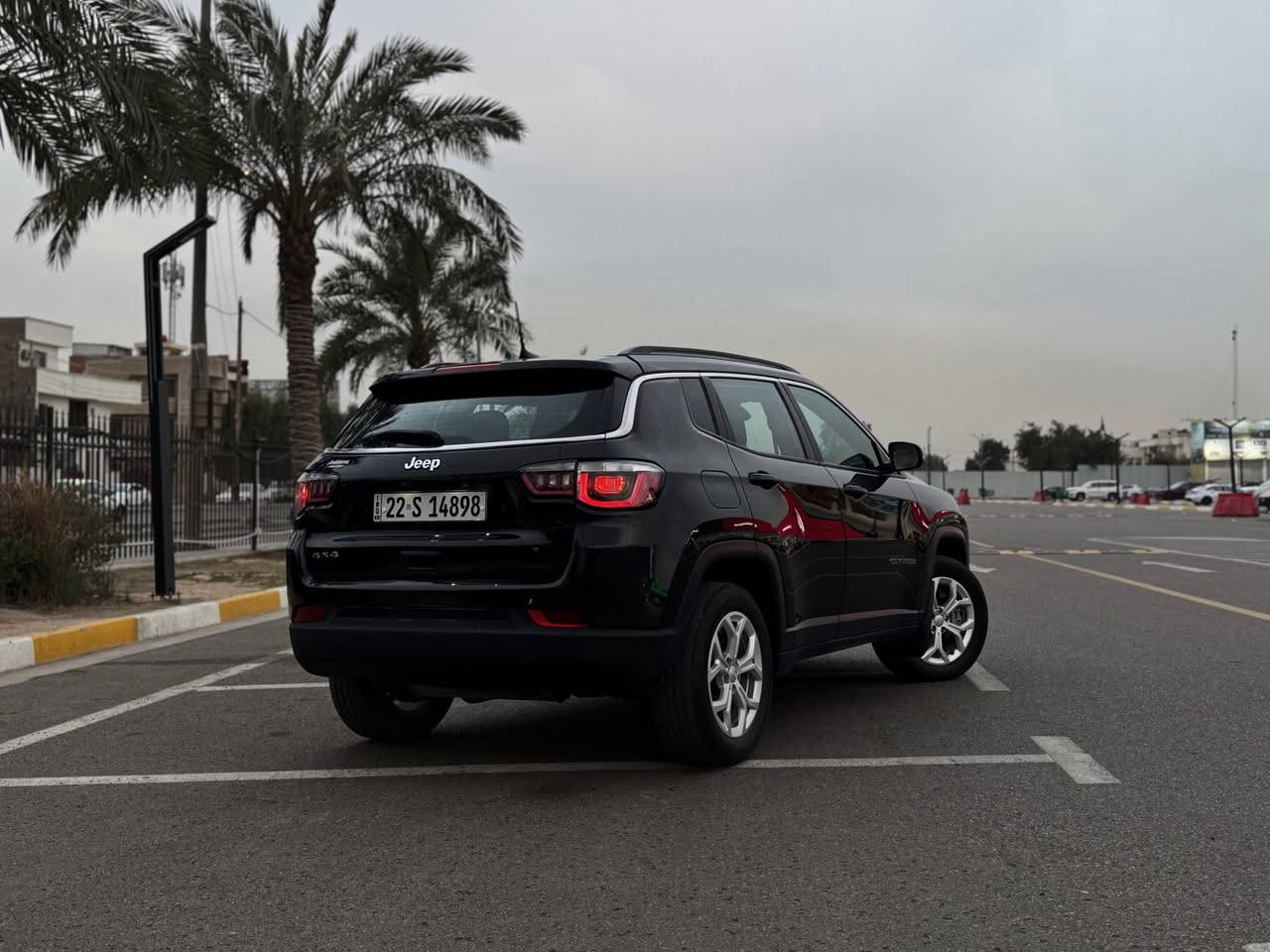 جيب كومباس 2024 اخت الكلين
حادث طخة خفيفة ( جميع الايرباكات سليمه )
ماشية 14 فقط جديدة جدا وبوضع الشركة
گير محرك صدر كهربائيات بلاد و100%

حادثها جدا بسيط طخة صغيرة بالصندوق فقط بدون اي دواخل ( شواصي لغود حوض كلهن كفالة نقطة مابيهن ) 
وعندي بيها سونار المندلاوي 

 فور ويل  - رادار امامي  - تحديد مسار - قطعتين تبريد - شاشة الحجم الكبير  - بصمة - اوتو ستوب - ثلاث انظمة قيادة - قيادة ذاتيه  -توقف ذاتي عند الاقتراب من اي جسم ( مانع تصادم ) -  مثبت سرعة  -   وبعد بيها هووواي مواصفات 

السيارة جديدة بمعنى الكلمة وبالواقع بعد احلى وجاهزة بدون نقص واي گلوب مامشتغل بالدشبول وترايها مال زيرو 

 وكل التفاصيل مذكورة بالكامل 
مكانها بغداد
مرقم اربيل جديد تحويل بأي وقت
‏‎السعر 163 وبيها مجال بسيط
‏‎للأستفسار هذا رقمي
***********
