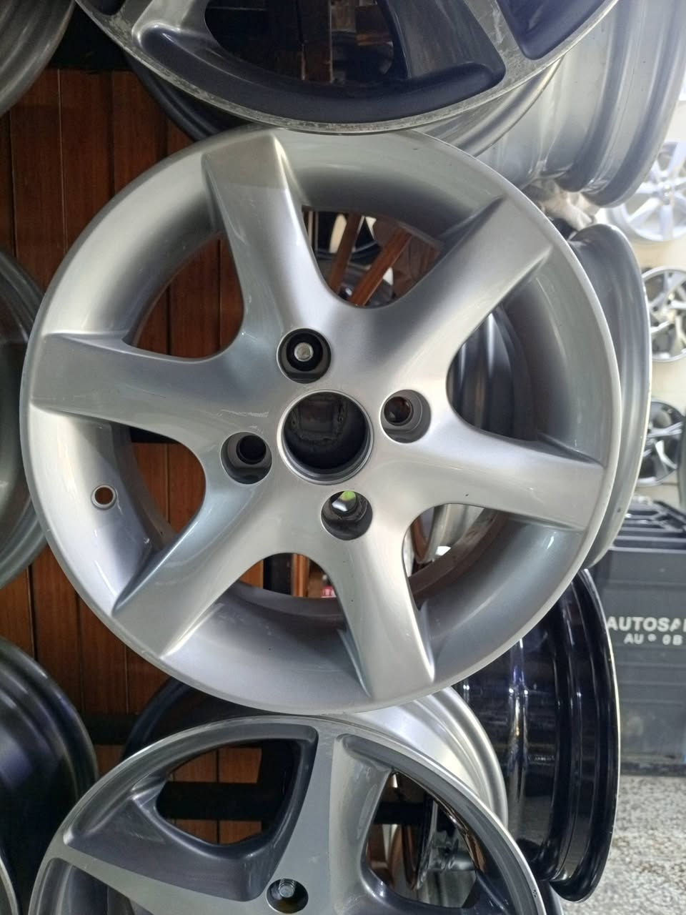 السلام عليكم يتوفر ويل كب بيستون بوني حجم ١٣ زورو موقعنا شارع فلسطين مجاور كنافه القدسي خدمات العالميه ***********
