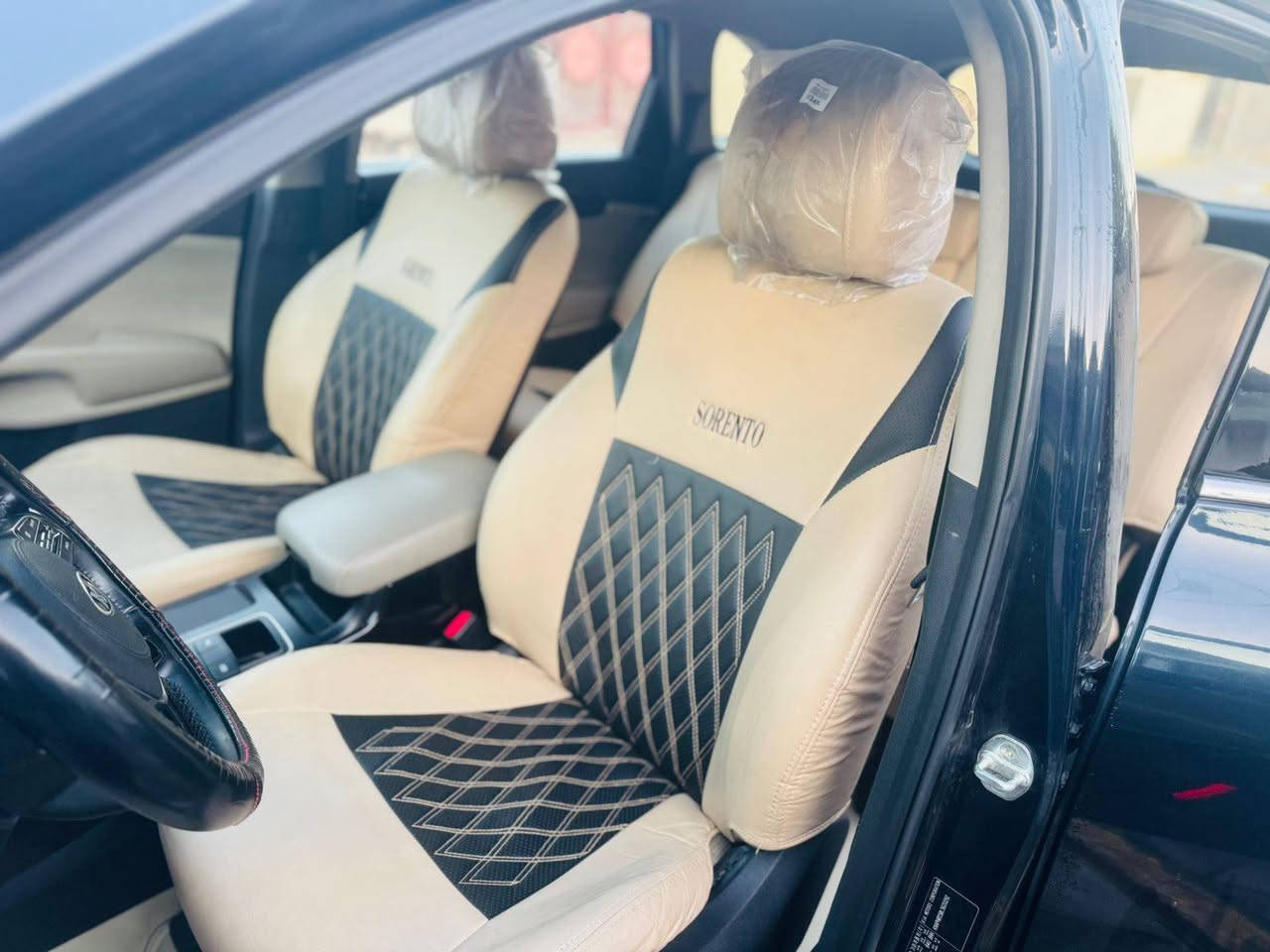 السلام عليكم
للبيع سورنتو خليجي ٢٠٢٠ اللون ازرق غير محدد

المواصفات ٦ سلندر  فول ما عدا البانوراما

السياره مكفولة كفالة عامه من كلشي وكالة المنصور سبير ما نازل على وضع الشركه 

ماشيه ٨٢ الف سنويه وأرقام جدد باسمي تحويل ثاني يوم 

الاتصال ***********
