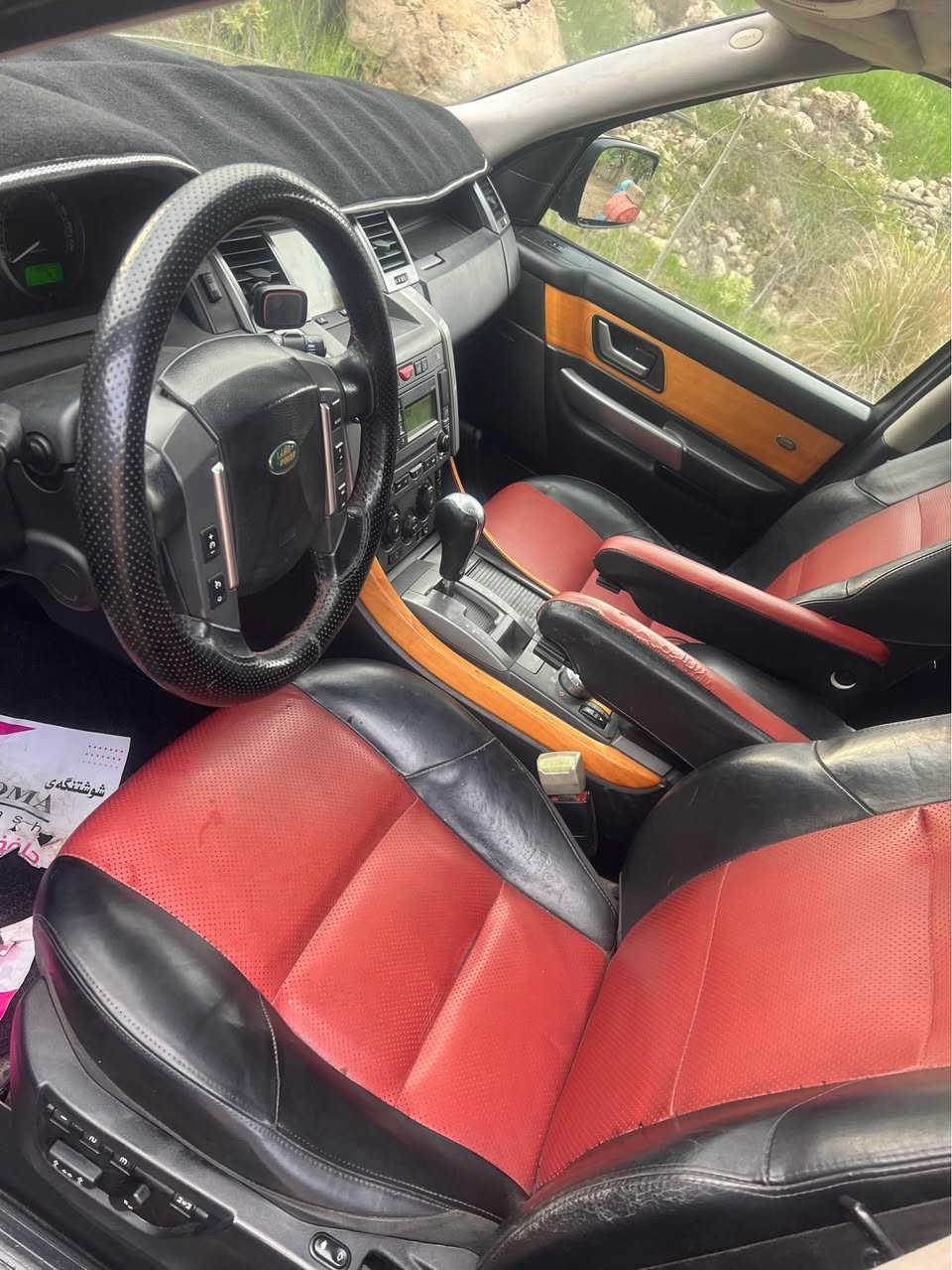 رةنج روفةر سبورت. رةقةم سلئمانى. رةقةمو سةنةوى و هةزةى نوئ   گئرو مةكينةو اكسل و دةبل اكسل بةشةرت. هةرجوار جوبةكانى بيلاد بئ دةسكارى كردن بئ سبوق تةنهاقوبئك لاى سايئقى هةية و سةقفى برةك  رةنكى كوريوة لة رةسمةكان ديارة. هةرجوار تايةى نوئية. تةقةو رةقةى بةشةرتة بئ كئشةية و تحويل و غةرامةى بةشةرتة   سعرى ١٢٠.      
ژ.م. *********** أربيل, العراق
