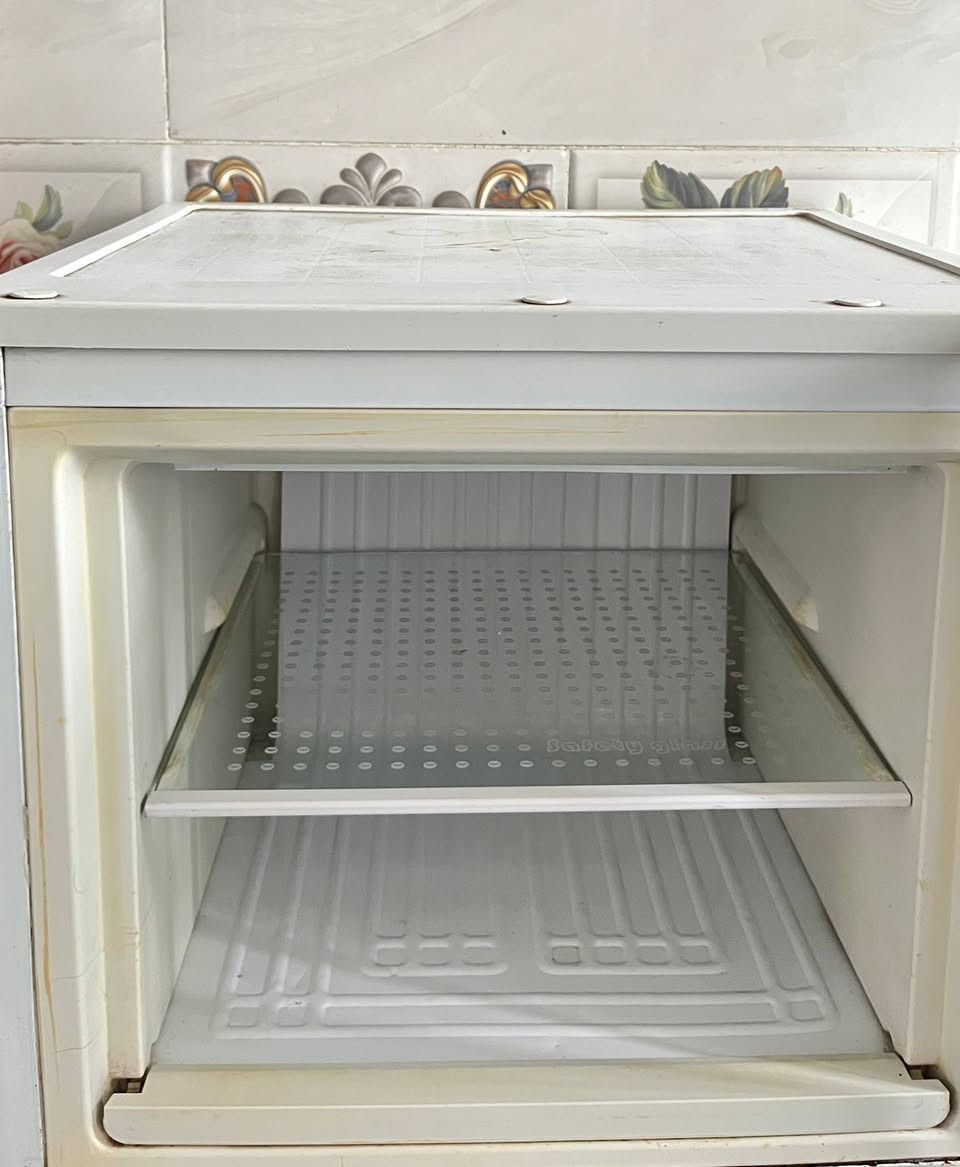 ثلاجة حجم 10 قدم شغالة بس تبريدها ضعيف نقصها غاز ⛔ السعر 75 ألف وبيها مجال


**إذا كنت صاحب هذا الإعلان وتريد حذفه لأي سبب، رجاءا أرسل رسالة إلى الدعم الفني**