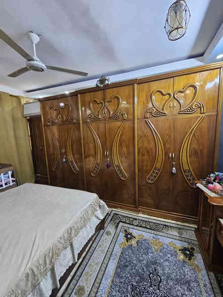 غرفة نوم كاملة نظيفة جدا صاج عراقي تزكام
تفصال 
شغل ثقيل 
5ملم داخل خارج 
6ابواب وملحق
ضهر جرجوبة 
سعر مليون 700 وبيهة مجال
العنوان بغداد الحبيبية 
الرقم ***********
