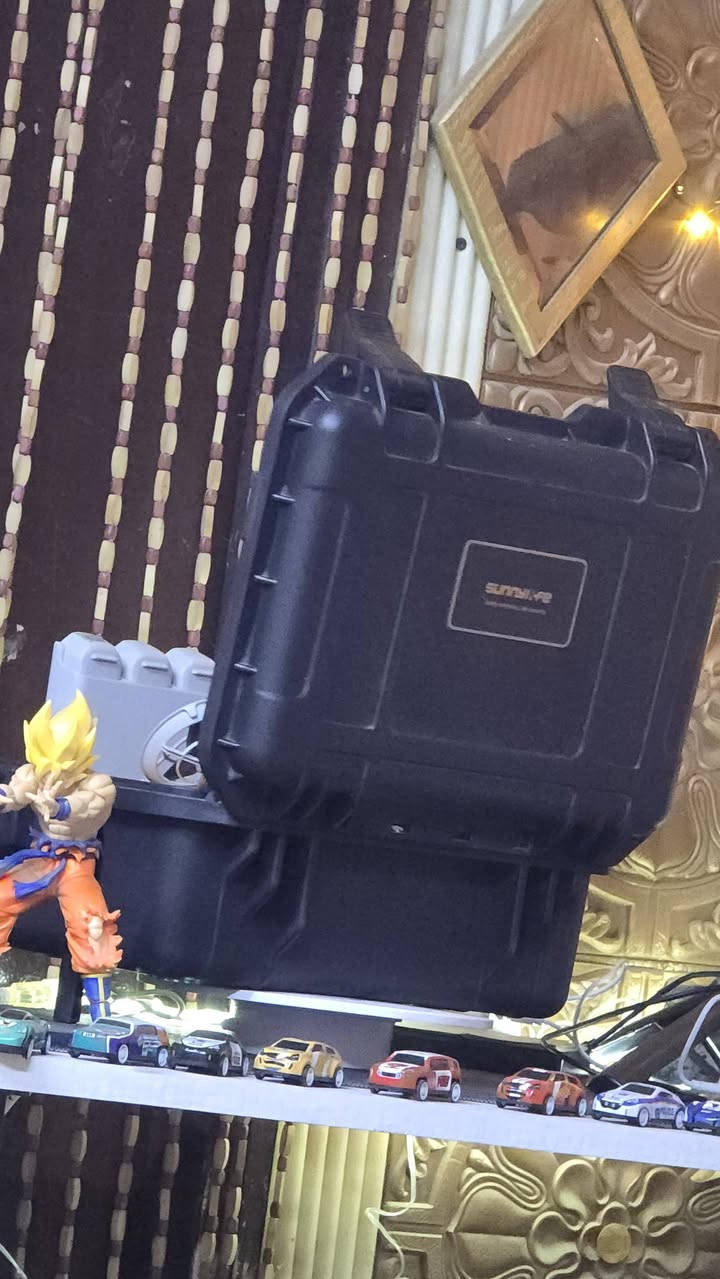 درون dji  نيو 4k  نضافه 99 بل ميه.
بغداد.   توصيل  دخل بغداد فقط  ولي يحب يجي علا راسي اخلي. ***********
