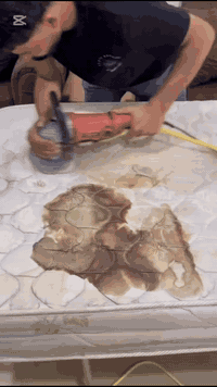 معنا يتم ازالة اصعب البقع  لاتتردد واتصل بنا للحجز عبر الارقام‏📞 ‭0750...