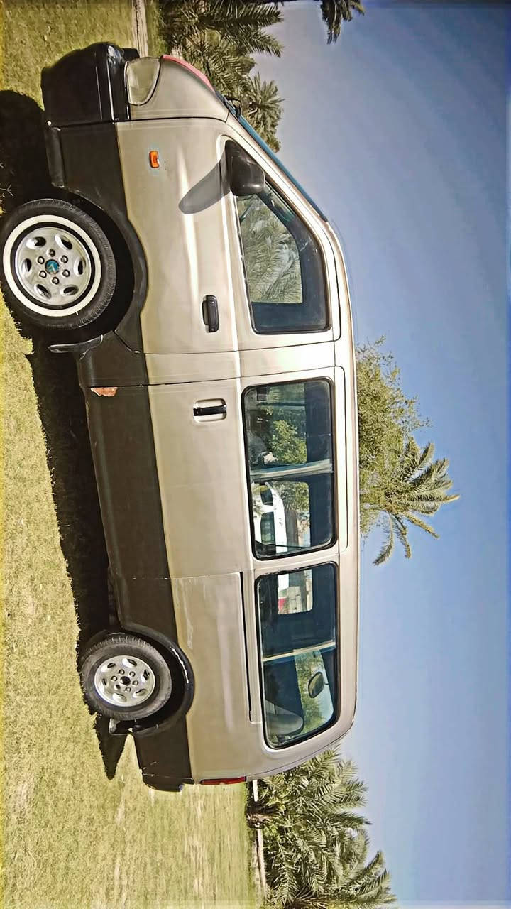 سلام عليكم  سياره للبيع  مدل 1998  ارقم *********** سعر 55 وبيه مجل
