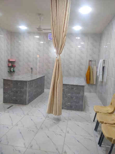 السلام عليكم وصلتني رسائل عبر البريد الشخصي لاختنا ام محمد.. فيما يخص مغسل اموات حي نزال المشيد على روح المرحوم الحاج حاتم نايل للغسل المجاني ثوابا على روح المرحوم للنساء فقط 
عنوان المغسل حي نزال قرب مستوصف حي نزال
لمن يود التواصل مع الاخت لغرض الغسل للشخص المتوفي 
***********
***********
الاخت ام محمد
