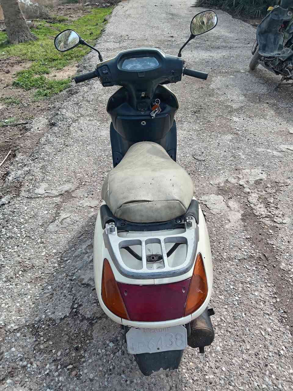 السلام عليكم ورحمة الله وبركاته مرة خصة الأدمن
دراجة نارية سبيسي ياباني السرعة ١٠٠

بيهه دخانه قليله ونقصهه شخاطة سلف

ابيع كوم حديد السعر ١٥٠ قفل بدون معاملة مكاني جسر ديالى الجديد الاستفسار على هذا الرقم ***********
