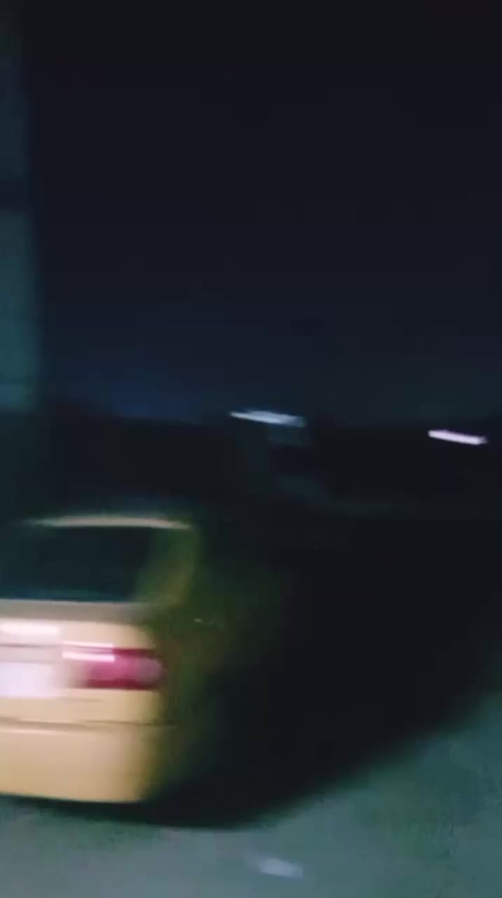 السلام عليكم عندي بيت للبيع بالشبكه الاولى بالتجاوز مساحه البيت 100 متر 21 وبمجال
***********
