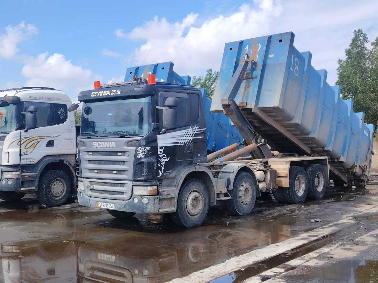 سياره رافعه حاويات جديد
تعمل بلديه الرشيد هيه اوشغله اوتريد بدون شغل 
مسجله قلاب فول اوتماتيك سياره جديده معنه الكلمه
سياره كفاله عامه شاصي اومكينه  اوكير تخم تاير
حجم  المكينه 420
موديل 2021
تصل ***********
