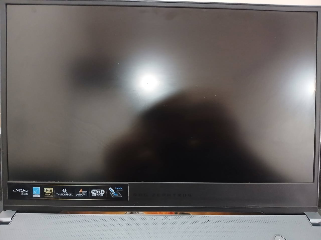 السلام عليكم
لابتوب اسوس روج بخلل بسيط يكون قاعده الي يكعد الباتري مشلوعه ابيع على وضعها السعر ٧٥٠ الف وبيها مجال بسيط العنوان بغداد للاتصال *********** واتساب يكون الرد اسرع 
الموصفات 
Ram 16 3200 
M.2 250 
Cup i7 10 H
Vga RTX 2070 8g يعتبر سوبر 
Lcd 1080 240 h
