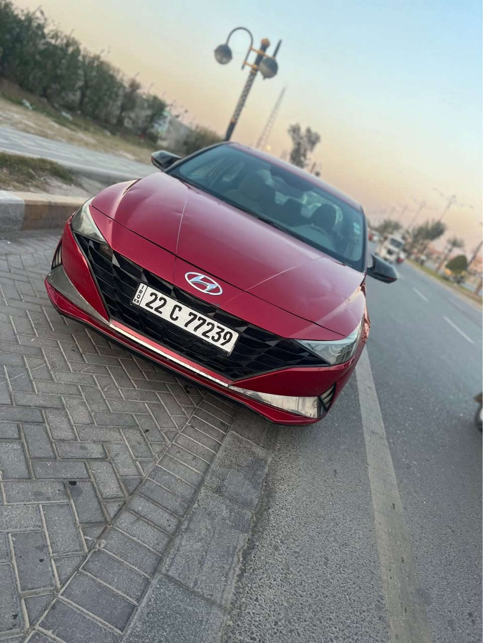 الانتره موديل 21 امريكيه. لون احمر ماروني 
موصفات شاشه ذكيه Gps ذاتي 
نقطه عمياء  اطفى ذاتي 
سياره حلوه ونظيفه 
حادثه خلفي.صبغ جزء فقط قبق جنطه. وتعمر بدايه حوض. بارد بلبنيد. كير ومكينه وتبريد جدد 
سعرها 138 
 عنواني بغداد. شارع فلسطين او مدينة صدر 
*********** بغداد, العراق
