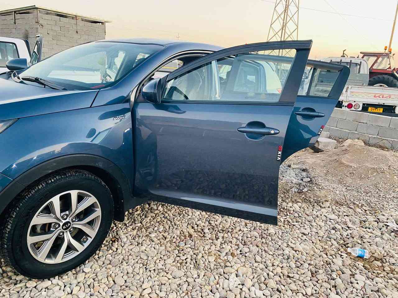 السلام عليكم سبورتج  موديل ٢٠١٥
السعر ١٢٧ وبيها مجال للطيبين 

رقم بغداد نكليزي بسمي 

كلشي بيها جديد أي نقص ما بيها

بيها قطعه من امريكه و٣ قطع كلير اثر جراد 

مكان واسط الزبيديه ***********
