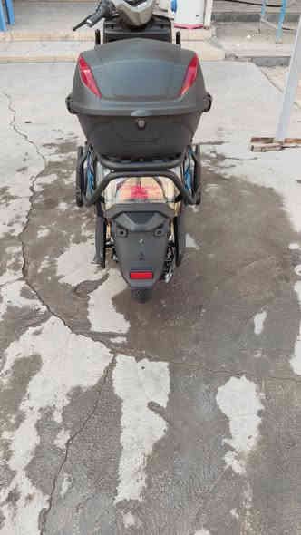 سلام عليكم دراجه شحن للبيع صار شهر من طالعه من الشركه مكفوله من كلشي وجميع الملحقات موجوده 

شاشه كبيره تكشف اعطال الدراجه ولتنبيهات بريك امامي خلفي دسك هايدروليك
لايت عالي ناصي زنزن
بك لايت لد LED
اشاير امامي خلفي لكزز لد
دبل اشاره
نضام بك الرجوع الى الخلف
شره جانبيه متغيره الالوان
درع محيطي لحمايه الدراجه
دبلات امامي خلفي غاز 
 مساحه تخزين واسعه +جنطه خلفيه 
بصمه تشغيل + انذار سرقه + سويجات 2 
عدد البطاريات 6 مصطره الحجم الكبير نقطع مسافه بل شحنه الوحده 70 كيلو حيقي
سرعه الدراجه حقيقي 90
شاحنه تدعم الشحن السريع 
مكان بغداد المشتل شارع المطبك 
سعر الدراجه 800  وبيه مجال 
رقم الهاتف ***********
