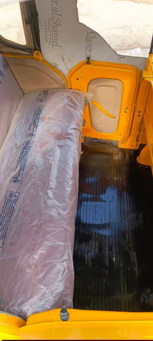 تكتك للبيع موديل 22 مابيها لأ ضربه ولا طخه تكتك نضيفه كلش المكان بغداد العبيدي الشراي يتصل 
***********
