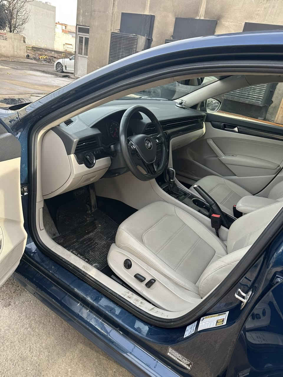 پاسات  2021

اعلى فئة✅

محرك 20 تيربو 💪

فول مواصفات 1/1✅

السيارة باسمي

 ماشيا  55mi

مواصفاتها

١. بصمة تشغيل + ابواب+ صندوق

٢. سلايت

٣. كشن جلد + كهربائي+ تدفئة

٤. ويل كروم

٥. لايت xزينون عدسات

٦. تحكمات ستيرن فول

٧. ماسحات ذكيه 

٨. مرأة مضلله عند الإنارة القوية 

قيادة ذاتية✅

رادار امامي ورادار خلفي ( توقف ذاتي)✅

نظام النقاط العمياء ✅

فتح الصندوق الذكي بتمرير القدم✅

شاشة لمس ابل كار بلي واندرويد اوتو

نظام الخرائط GPS

السيارة بدون صبغ بيها غرق سطحي فقط ✅🖐️

السعر 150✅✅✅


**إذا كنت صاحب هذا الإعلان وتريد حذفه لأي سبب، رجاءا أرسل رسالة إلى الدعم الفني**