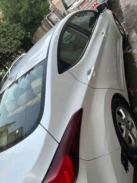 النترا موديل ٢٠١٥ 
وارد امريكي 
الضرر جاملغ الخلفي مع الصندوق تبديل كامل 
ماشية ١٠٠٠٠٠
تخم تايرات جديد 
تبريد كمبريسر ميكانيكي 
السعر ١٠٨ ورقة 
الاتصال ع الرقم ***********
