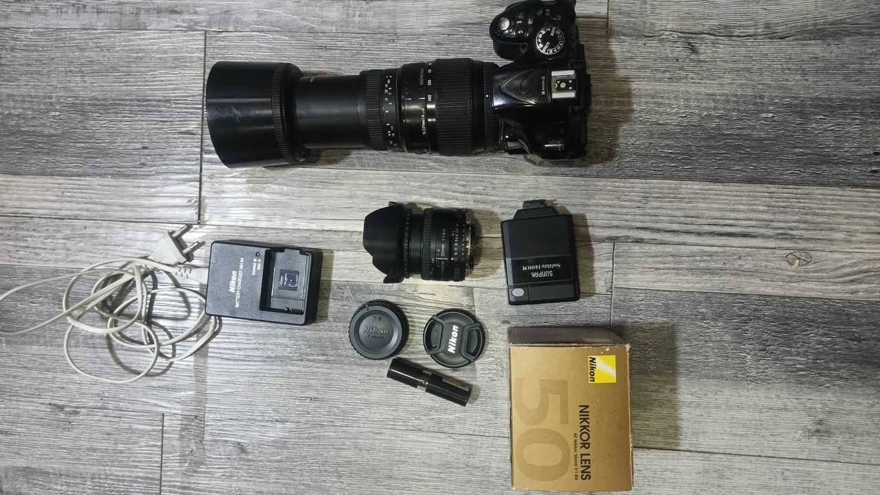 كاميرا نيكون 5200d بسعر مناسب
1-مع زم رياضي 300-70
 2- مع عدسه للصور الشخصية البورترية 50mm الغنية عن التعريف نضيفه كلش بعده بال كارتون 
3- مع بطارية + شاحنه اصليات 
4- هودي مال زوم رياضي + هودي للعدسة ال50mm هدية 
5- رام ابو ال16 هدية 
6- الكاميرا شرط الفحص اي خلل ترجع 
يوجد توصيل جميع المحافظات 
السعر 375 وبيه مجال بسيط


**إذا كنت صاحب هذا الإعلان وتريد حذفه لأي سبب، رجاءا أرسل رسالة إلى الدعم الفني**