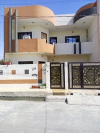 زيونة الرابعه • ٢٠٠م • ٥ غرف نوم