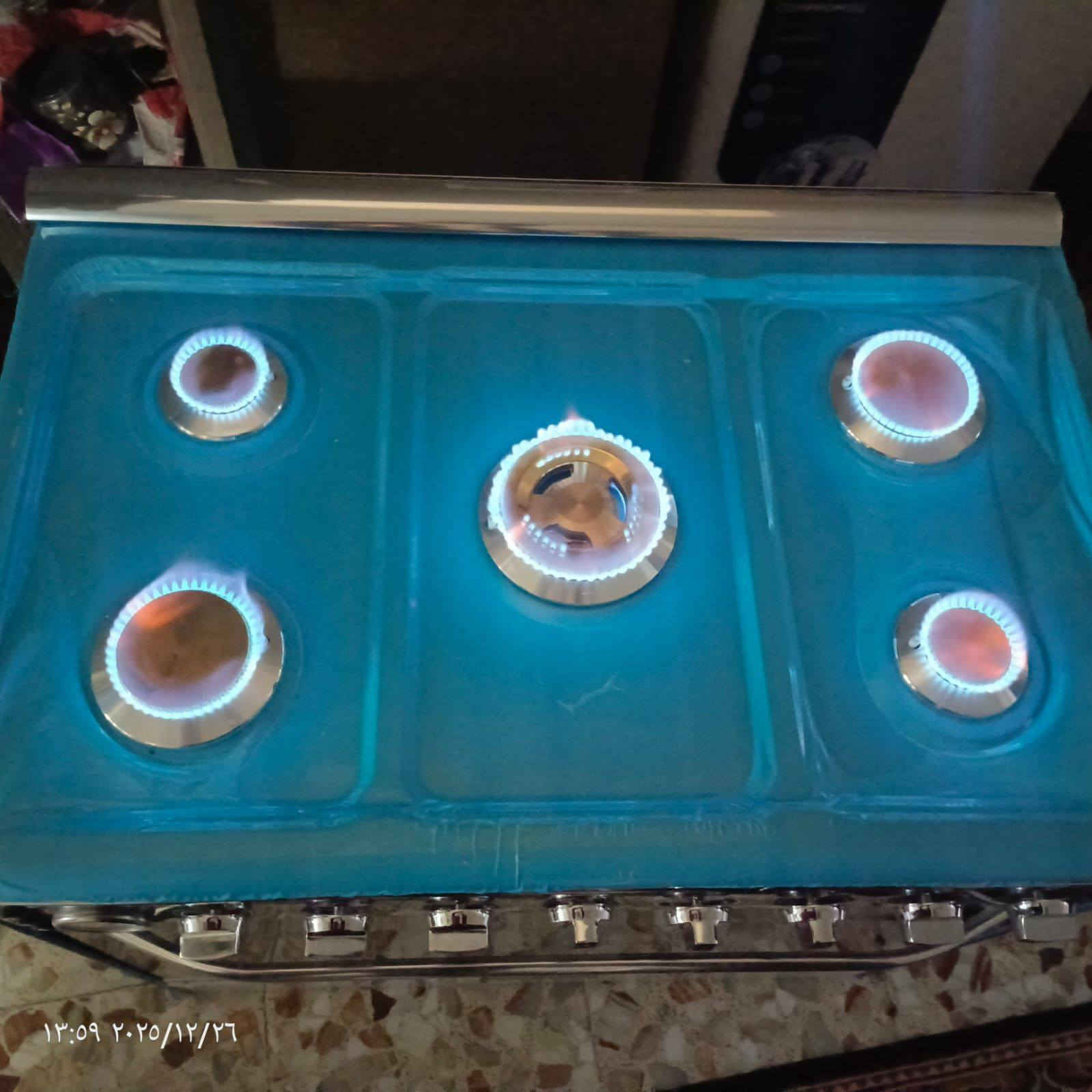 السلام عليكم .. عندي طباخ خمس عيون عشتار ما مستعمل جديد بس الزجاجه القبق الفوك مكسوره . سعره ب الشركه ٤٥٠ الف بي ضمان خمس سنوات  من الشركه . السعر ٤٠٠ العنوان الحبيبيه . ***********
