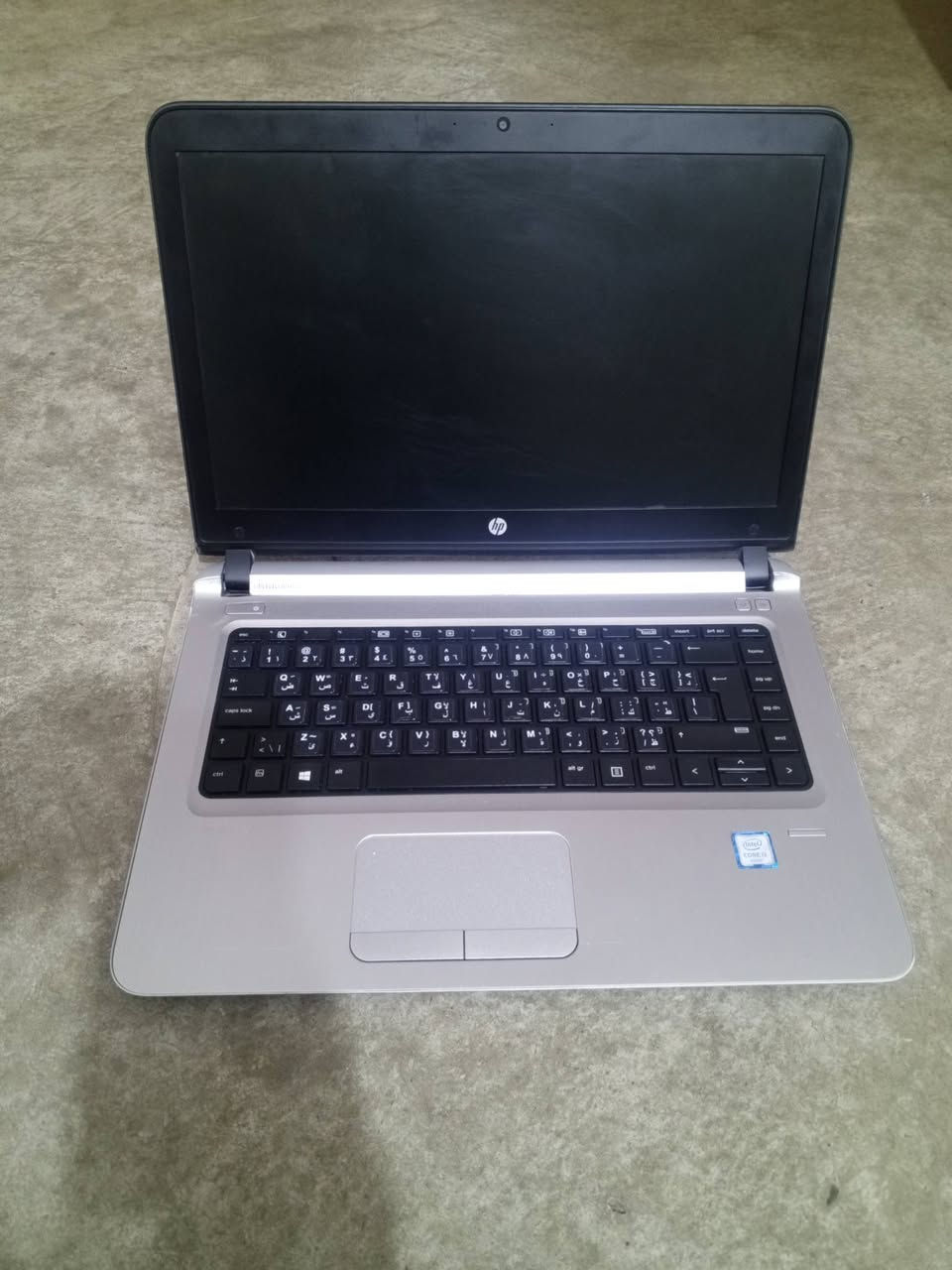 للبيع لابتوب HP ProBook 440 G3
لابتوب نظيف ومستعمل بحالة جيدة، مناسب للدراسة، التصفح،العاب خفيفة،مشاهدة الفيديو، وبرامج الأوفيس.

المواصفات:

- الموديل: HP ProBook 440 G3
- المعالج: Intel Core i3-6100U
- الرام: 8GB DDR4 2133MHz
- التخزين: SSD 256GB
- النظام: Windows 10

الملحقات:

- الشاحن الأصلي
- ماوس
- جنطة لابتوب

الجهاز يعمل بشكل ممتاز وجاهز للاستخدام مباشرة.

السعر: 150,000 دينار عراقي

للاستفسار أو التواصل، راسلني على الخاص.


**إذا كنت صاحب هذا الإعلان وتريد حذفه لأي سبب، رجاءا أرسل رسالة إلى الدعم الفني**