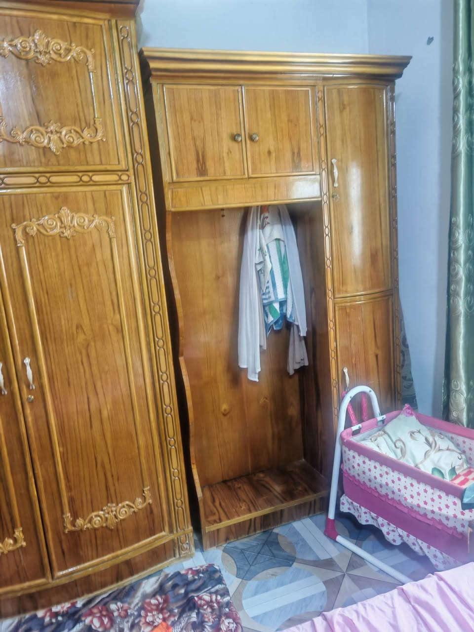 سلام عليكم غرفترخشاب للبيع سعر من لخير بدون معامله675 /// ***********
