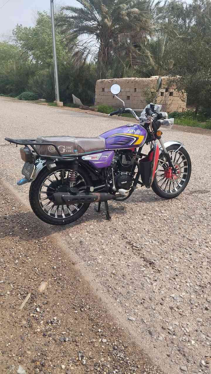 السلام عليكم دراجه سيفان للبيع موديل 25 دراجه بوضع الشركه مكفولة من كلشي كهربائيات كلهة شغاله المكان واسط العزيزيه السعر 800وبيهة مجال الاتصال على الرقم ***********
