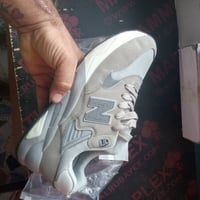 ٢٠ • طقم • توصيل