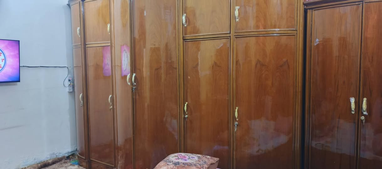 سلام عليكم غرفة نوم عراقي صاج داخل وخارج 6بيبان الغزالية شارع مركز ***********
