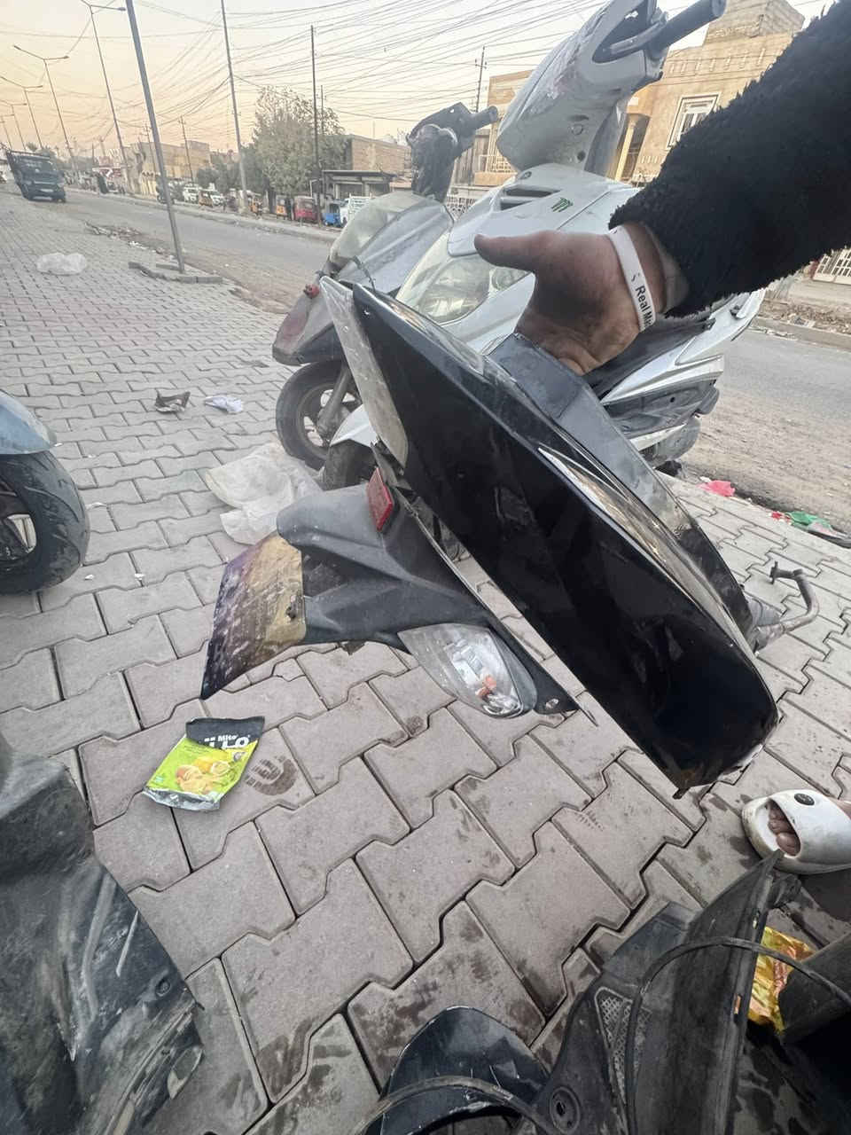 شكو شي من هذن الغراض جوه السوك
مكينه مال جيتي ار ابيع شرك رايدها ١٠٠ بدون كور بس بوشه وبستم 

كلجات رياضي امامي خلفي ٨٠ 

صالنصه اصليه ام نحله ١٤٠ 

عداد ٣٠ 

جويتر هوه ولقمجيات ٤٥ 

صفاح كفرات هنه ولترايش ٣٠ 

جاملغ طين فقط ٣٠ 

بك لايت ٣٠ 

دبلات خلفيه ٤٠

أسعار جوه سوك 

رقم: ***********

مكان:الحسينيه
