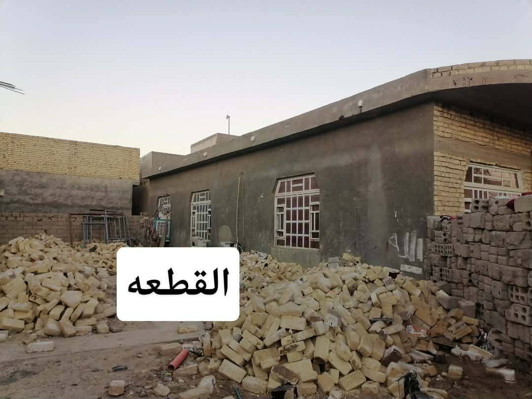 1يوجد بيت للبيع في حي الزهراء
المساحه 400م. 
بناء حديث.  
يتكون 2غرفه وصاله وهول واستقبال ومطبخ(  مساحةالبناء 235.)

2 يوجد هيكل للبيع في حي الزهراء المساحه 150متر بناء حديث

3توجد قطعه مساحه 150متر  مع بتلو للبيع في حي الزهراء 
مع التوفير كل الخدمات مجاري تبليط. 
(الاستفسار الاتصال. على الرقم
***********)
