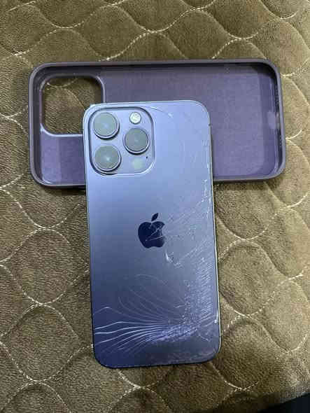 ايفون 14برو ماكس /بطارية80لا مبدله ولا معلايه ذاكرة 128 ما مفتوح كلشي مابيه اخر تحديث الجهاز نضيف كلش بس الضهر مكسور يتبدل ليزر ب30 الف ما ينفتح مكاني شعب سعر 790
رقمي ***********
