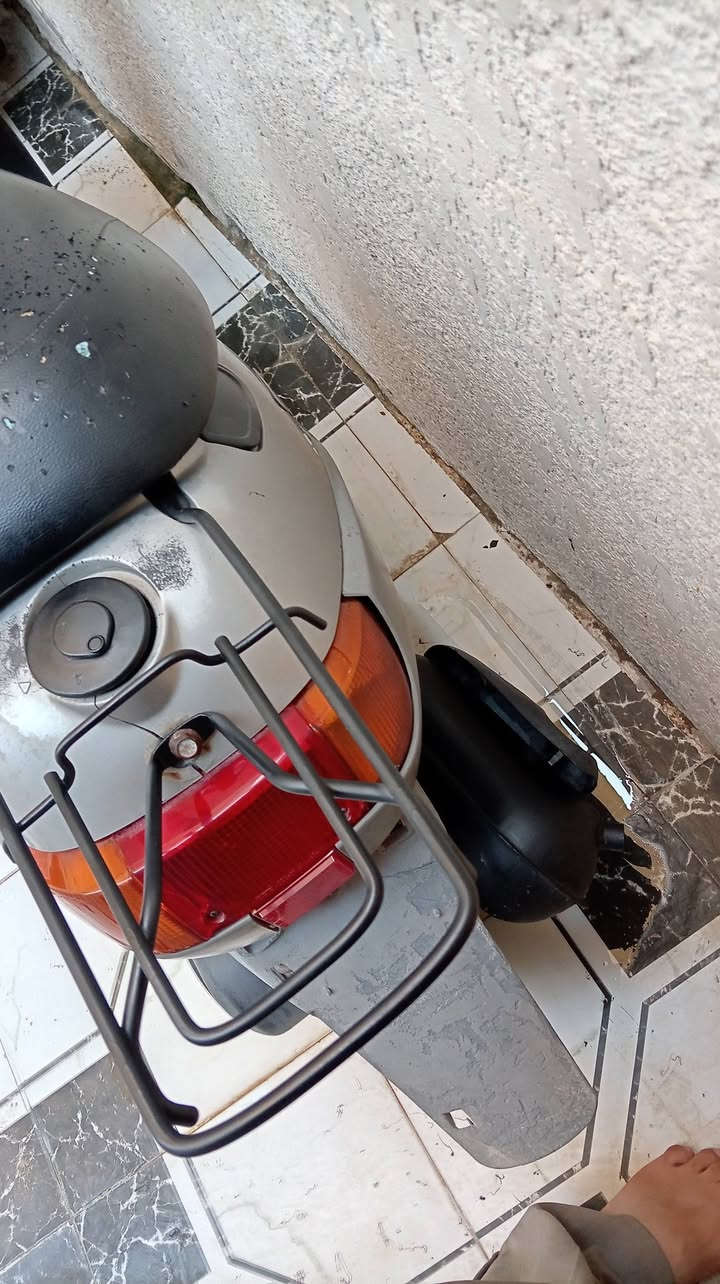 سلام عليكم دراجه بطه كفاله عامه مكينه ما مفتوحه شاصي مكفول كهربائيات كله شغاله سلف هندر اشاير يمنه يسره هورن لايت عالي  بكلايت كفرات اصليه جوزه بلاديه قفل جنطه قفل ستيرن  جديده دراجه سعر 325 وبيه مجال مكان كربلاء البوبيات *********** وتساب
