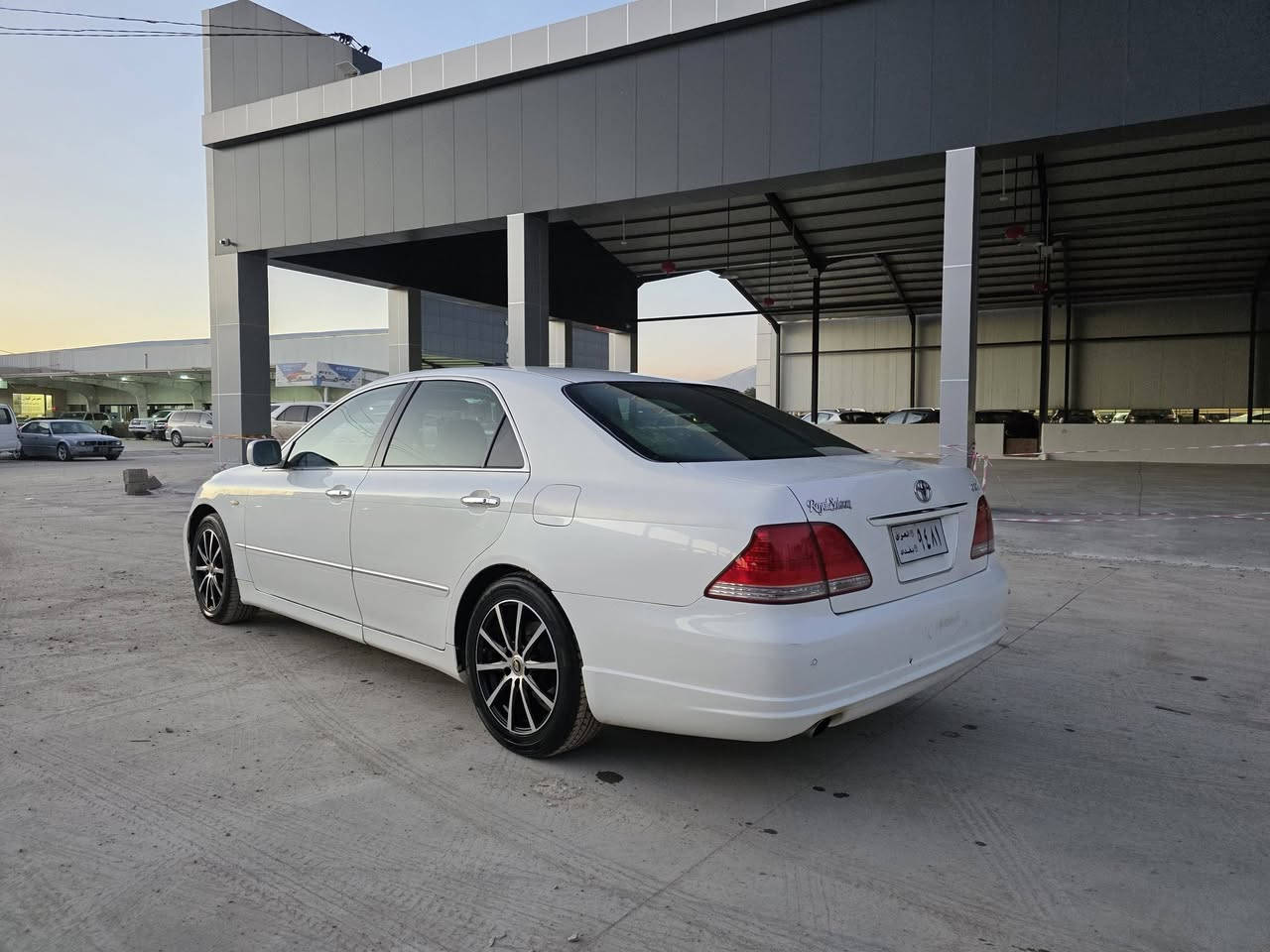 شاهینەی١٨٠بڕاوە   بچوك بە بچوك دوو دوگمەی بەسمە كامل مەسرەف یەك دینار مەسرەفی نیە چوار تایەو ویلی لۆك 
بێ چاڵو بێ بۆیاخ ژم*********** 
شوێن سلێمانی  
نرخ ٤٨$مەجالێكی كەم
