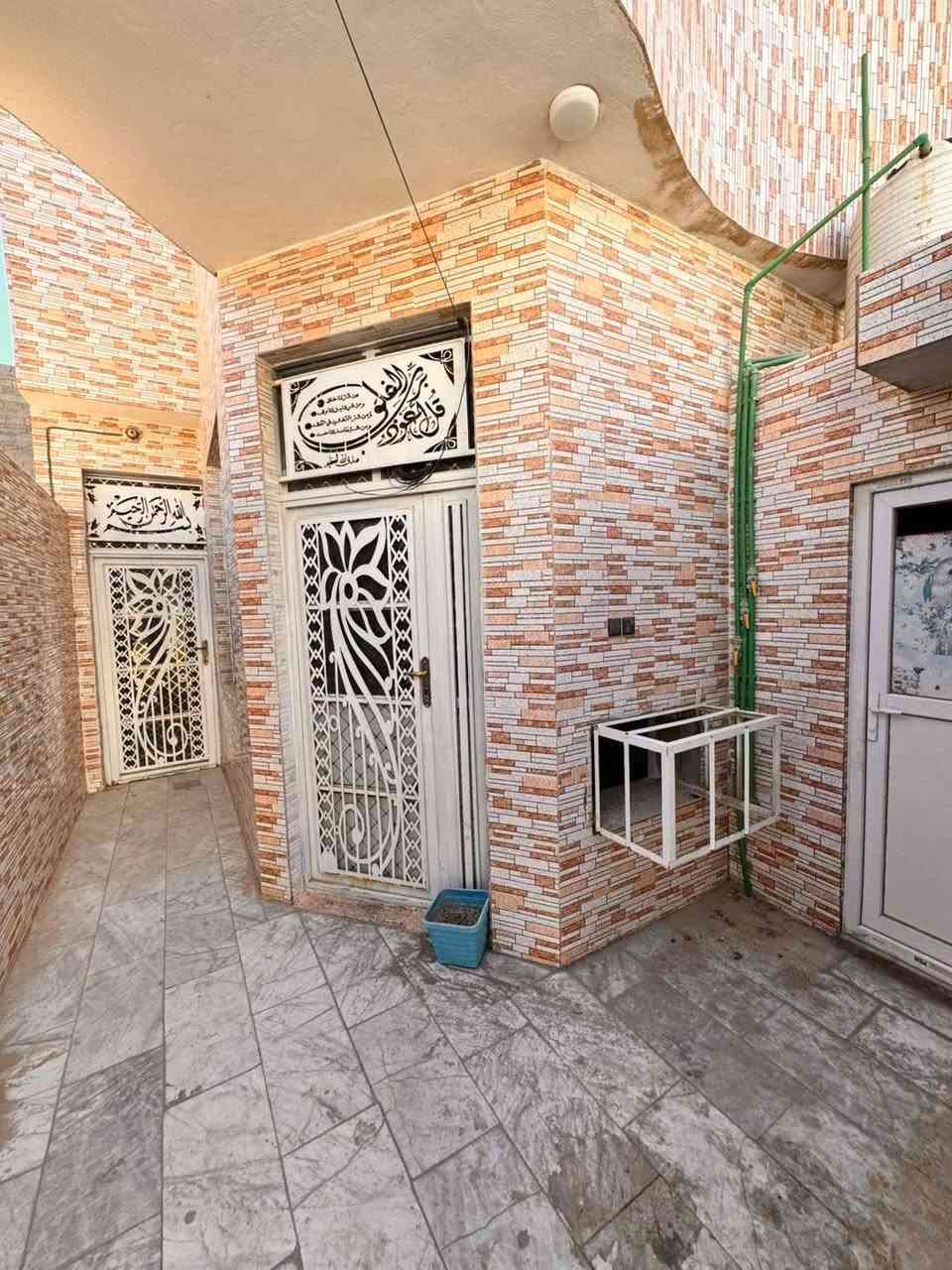 دار للايجار مساحه الدار 100م حي السلام شارع 10🏘️ خلف مجمع الذهب
طابق واحد غرفه وصاله ومطبخ استقبال  وصحيات بناء مرتب
مكتب دار السلام للتفاصيل الاتصال على الارقام الموجوده
***********)  (*********** #بيت #نجف #حي #سلام
