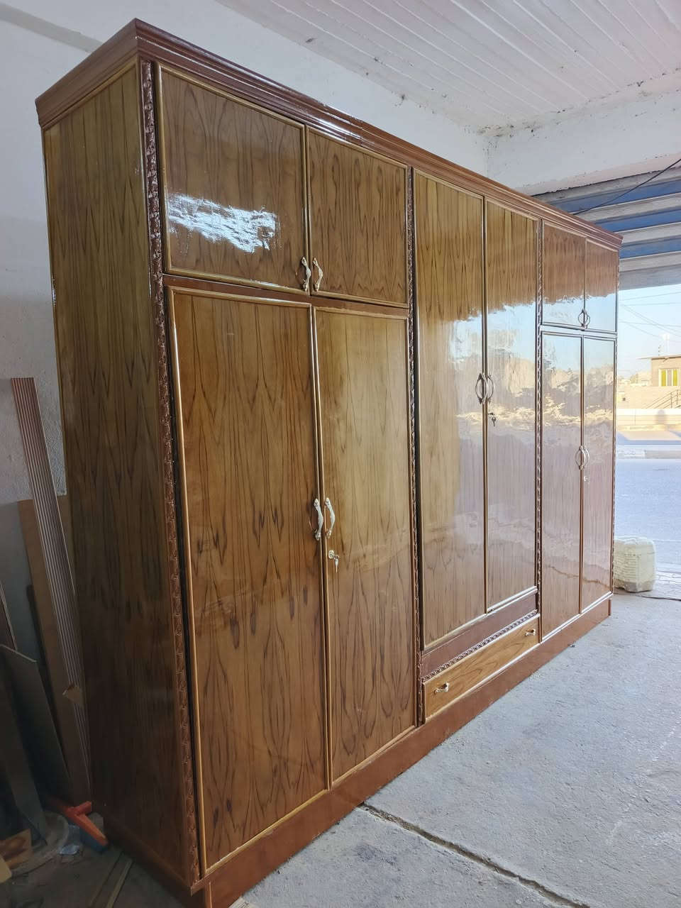 كنتور 6ابواب طابقين مستعمل صاج داخل وخارج صاج حطاطه الرمادي الصوفيه قرب مطعم قصر الابيض السعر 375بي مجال واتساب ***********
