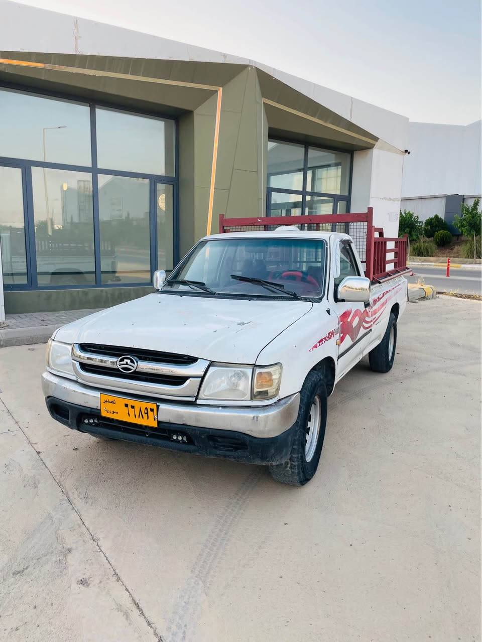 پیکاب دێر مۆدیل ۲٠٠٦ کامل مەنەفیستی ئەسلی لەگەڵە هیچ کیشەو مەشاکیلی نییە و ڕێگە پێدراوە گێڕ عادی گێڕ و مەکینەی بە شەرتی فەحس و تەرای و فیتەر سەیارەکە بێ دەعم و لێدراوییە هیچی پێوە نییە و شان و سەقفی بە شەرت چوار تایەو ویلی نیوداشتی لەژێرایە تەقە و ڕەقەی بە شەرت کارەبای بە شەرت ماڵی دۆستە و بێ مەرەفە لە سلیمانیم سیعری تەنها ۳٤ گەڵا 
٠۷۷٠۲۲٦۸٤۸۹___٠۷٥٠۱٤۸۸٤٠۸ السليمانية, العراق


**إذا كنت صاحب هذا الإعلان وتريد حذفه لأي سبب، رجاءا أرسل رسالة إلى الدعم الفني**