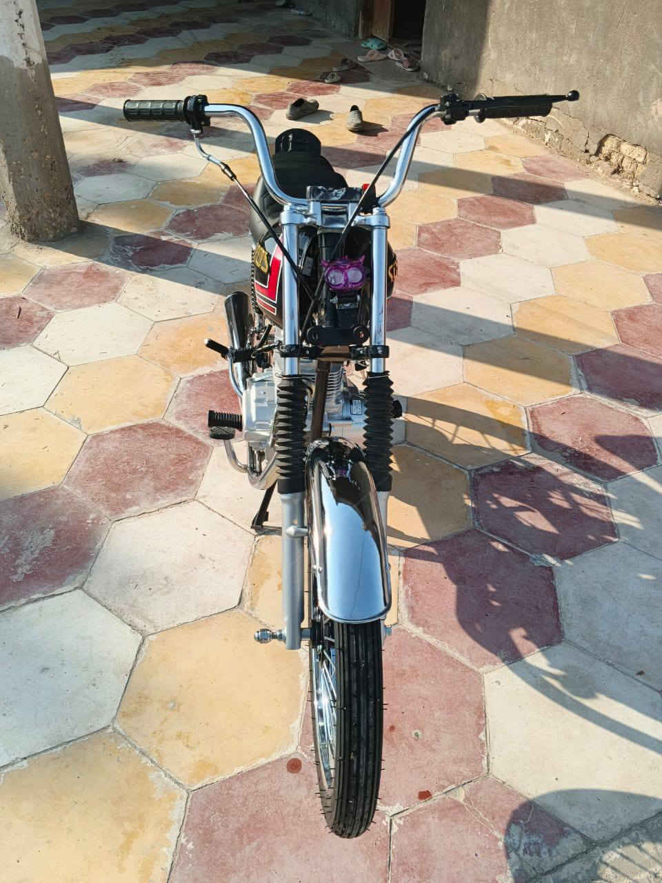 سلام عليكم تعميره متنس كلك صاله شهر معمره لشاصي مديل 19كلك  سعر 700 وبيه مجال لرقم***********
