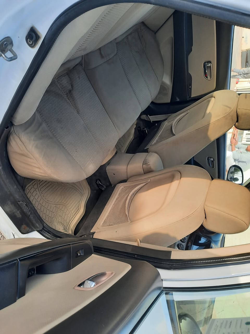 النترا موديل ٢٠١١ خليجي محرك ١٦٠٠ بيها ثلاثه قطع صبغ بدون دواخل سعرها ٩٧ وبيها مجال محرك كير مكفول تبريد ثلج للإستفسار 
***********
