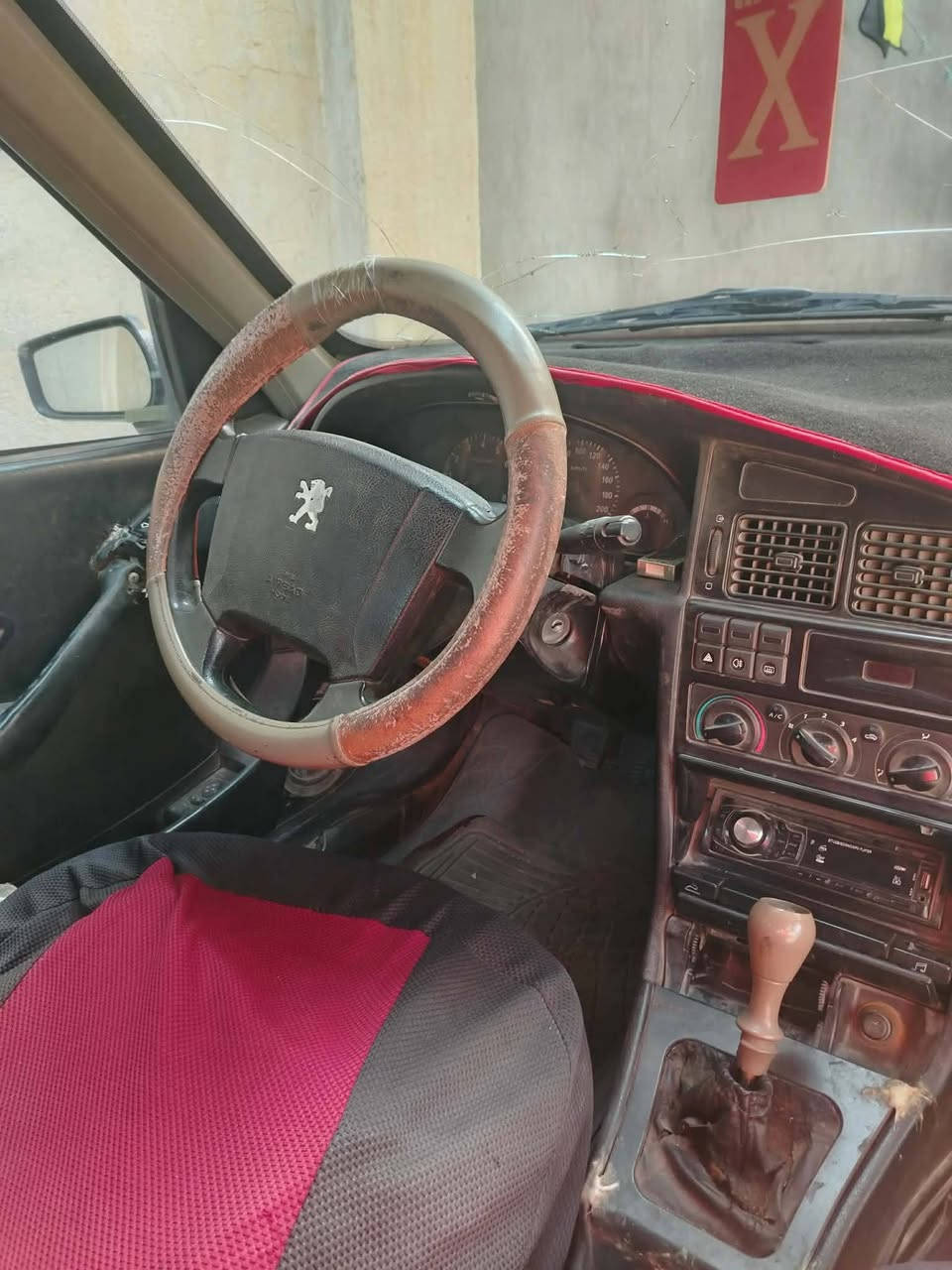 بيجو موديل ٢٠١١ رقم الماني بغداد بااسمي كير مكينه  خير من الله سنويه ٢٠٢٧ السعر ٣٠ وبيها مجال للاتصال ***********
