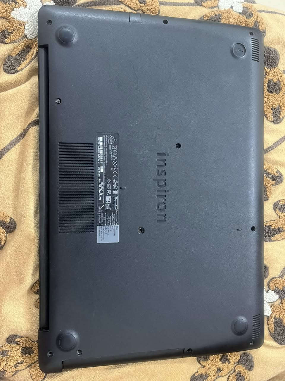 السلام عليكم
عندي لابتوب Dell مثل ماتشوفون كدامكم بالصور 
المواصفات :
- كوراي 5 الجيل الثامن 
- هارد SSD 256
- كارت الشاشة خارجي AMD 
- رامات 8 كيكا 
- مذكر بورد الي اذكرة Gen 2
بيها مشاكل : 
-جك الشحن مكسور 
- الكيبورد نقص دكمة 
- مشكلة بالازرار الخاصة الي ضمن الماوس ( تعلك)
- الشاصي مكسر الي جوه + الشاصي الي من جهة الشاشة بيها فطر بسيط لكن ممأثر 

اريد ابيعة على حطيته احتمال تفيد اهل الصيانة كقطع غيار انطوني سعر بيها بيها لان ماعرف بأسعارهن 

 وشكراً لكم 🤍🙏


**إذا كنت صاحب هذا الإعلان وتريد حذفه لأي سبب، رجاءا أرسل رسالة إلى الدعم الفني**