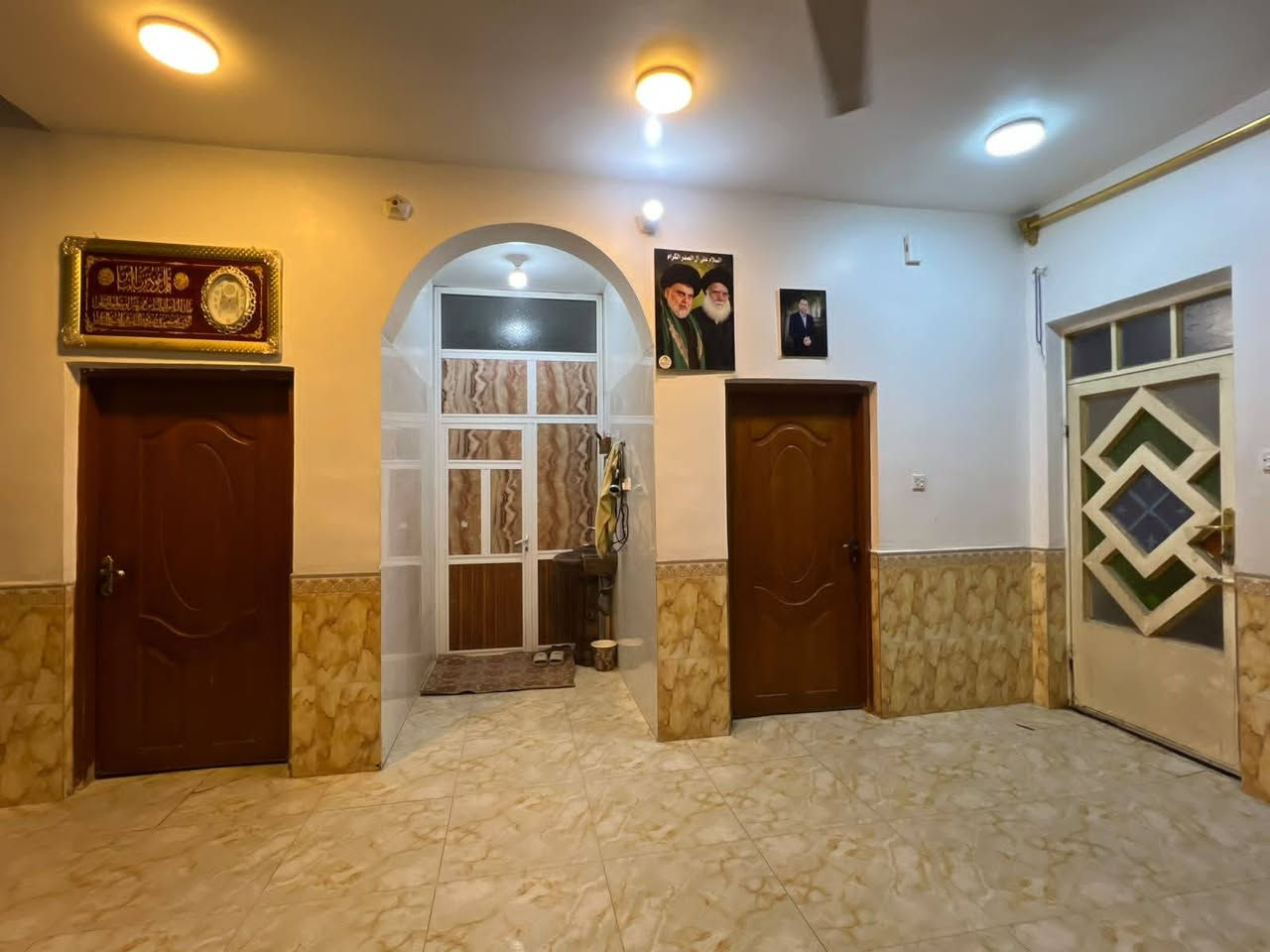 بيت للبيع طابو زراعي  حي العسكري نهاية  شارع  المركز الصحي المساحة 215م  ركن على شارعين 
رقم الهاتف 
***********
***********
