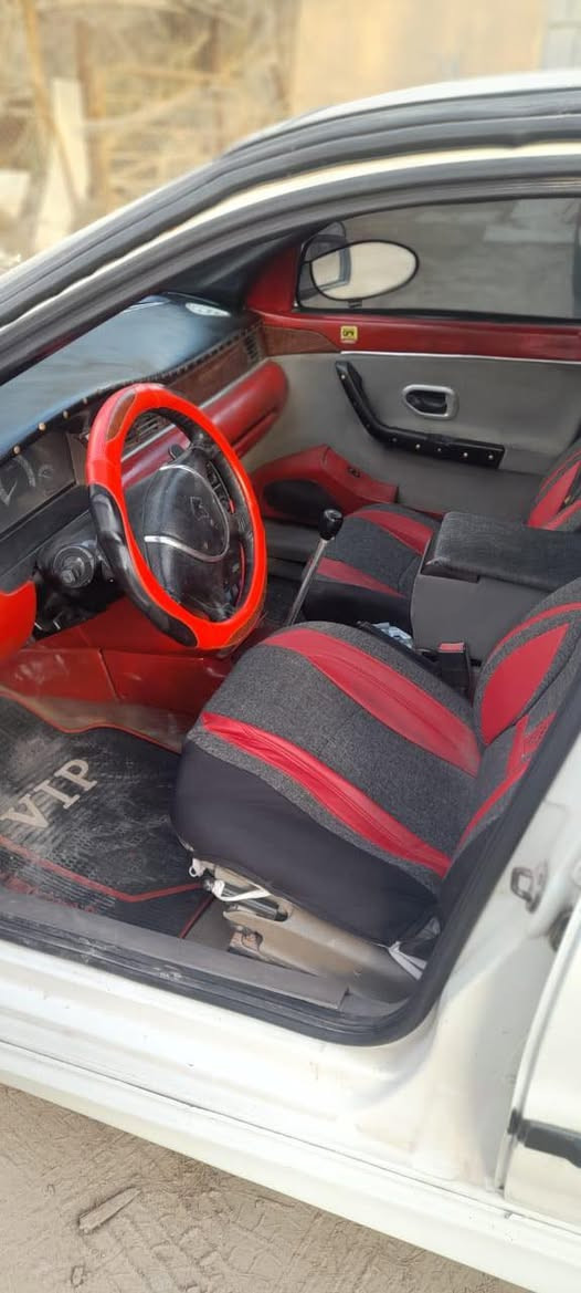 السلام وعليكم سمند ناطق 2013 سيارة ع شوفة عينكم مال بيت يرادلها ترتيب بسيط حداديه وربل ولف لاتنقيص لاتبخير مبدل كازكيت منضومة تبريد جديدة تايرات جديدة ويل كب رياضي مرتبه السيارة وحلوة شاشه ايباد رقم بصرة سنويه منتهيه صار سنتين الغرامات عليه انه ادفعهن العنوان البصرة الزبير المربد الجديد رقم الهاتف *********** السعر 35 وبيها مجال
