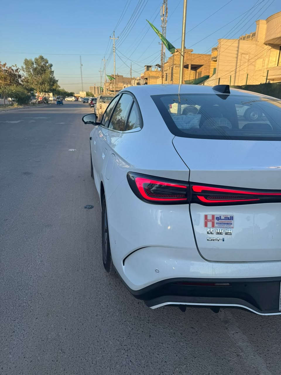 Byd seal 6 dmi بي واي دي سيل 6 هايبرد
معرض الحلو ضمان 40 الف او سنتين 
هايبرد قابل للشحن 

اجمالي الكيلومترات (شحنه كاملة + البانزين) ٢١٠٠ كيلومتر (الفعلي ١٦٠٠ كيلومتر تقريبا)

- نسخة ال ١٣ كامرة وقيادة ذاتية ADAS

- اوتو بارك و valet mode (تطبك وانت خارج السيارة)

- رادار امامي مانع تصادم

- رادار خلفي وحساسات زاوية ميتة

- تنبيه عند فتح الباب ووجود سيارات قادمة

- تنبيه عند الرجوع وقدوم اشخاص او سيارات من احد الجهات

- اذا كسرت بدون ما تشغل اشارة على سيارة جاية اسرع منك وكانت سرعتك فوك ال ٥٠ كيلومتر السيارة تتدخل وتلوف ستيرن وترجعك لمسارك قبل لا يضربك

- اذا اجت باتجاهك سيارة سريعة تشغللهه دبل اشارة للتنبيه

- نظام سكيورتي من تطفيها تصور اي واحد يتقرب منهه

- كاميرا تصوير اثناء القيادة مع عرض دوسة تفاصيل القيادة من سرعة وضغط على دواسة البانزين او البريك

- تشوف اي شي جوة السيارة

باختصار هاي النسخة بيهه احدث انظمة السيفتي والسكيورتي المتقدمة من شركة byd

عدى الكشن الكهرباء والفتحه

بطارية ٨٠ كيلومتر بالشحنه 

كل التنبيهات صوتية باللغة الانكليزية بعد التحديث الاخير

ماشية 26 قابل للزيادة

بيهه رصعة وحده مبينه فقط  وبل صور موضحها 

بغداد حي الجهاد 
السعر 24 ونص بيها شي بسيط 
***********
